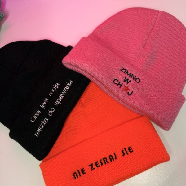 Czapka z własnym napisem
